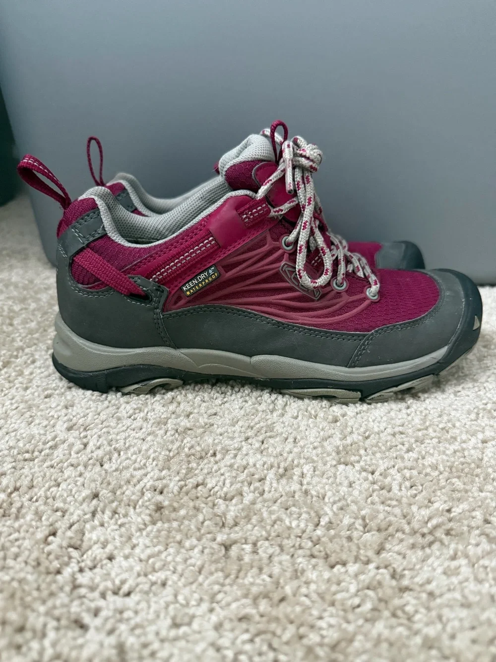 KEEN Saltzman KEEN.DRY Waterproof Hiking Shoes Beet Red Gray Women’s Size 7